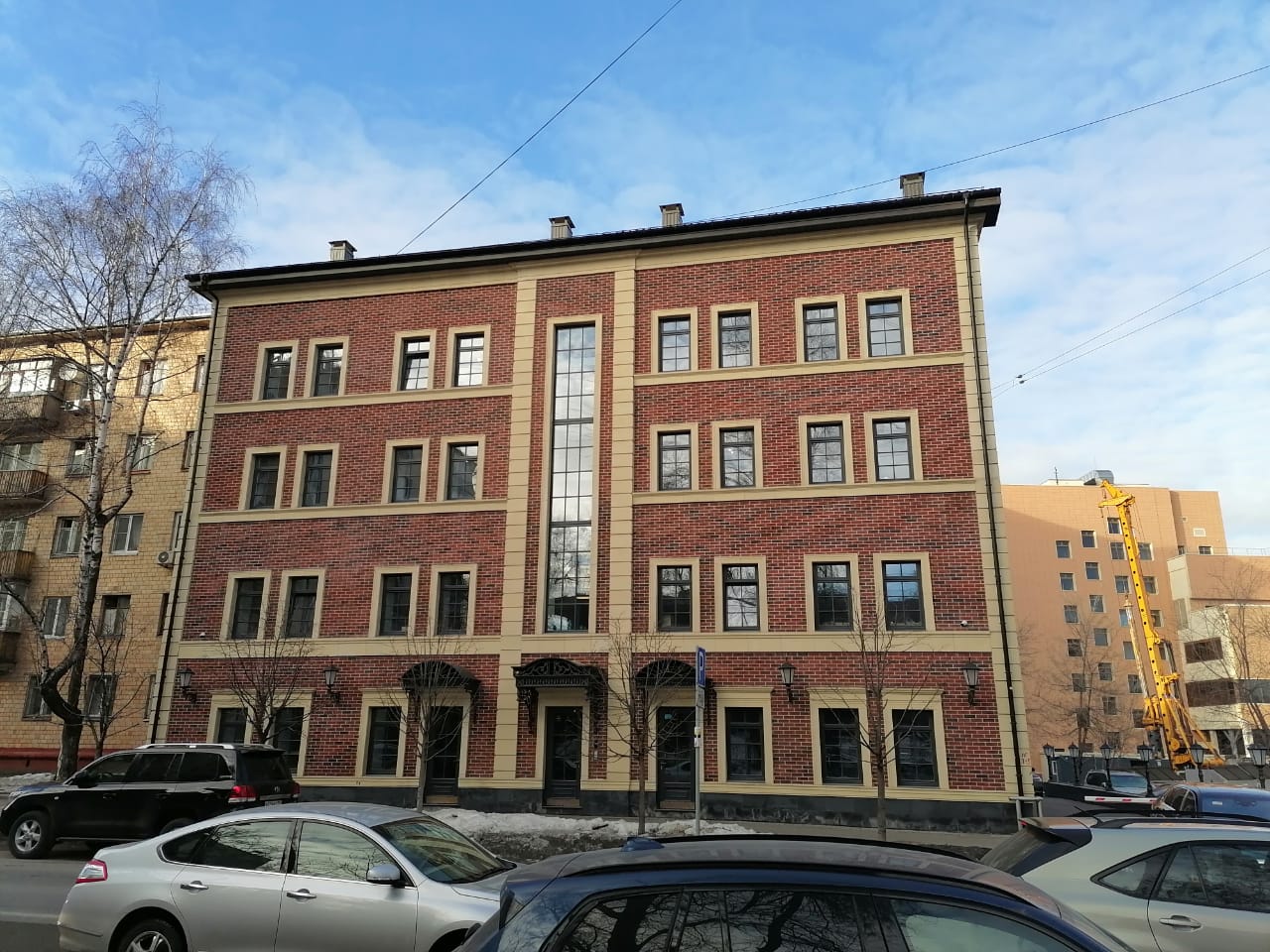 фасад дома, здание по адресу г Москва, ул Заморёнова, д 12 стр 1